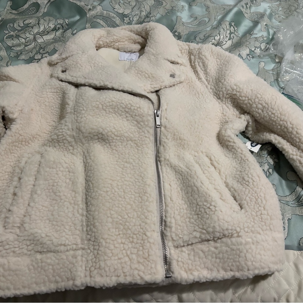 NWT Cozy Cream Sherpa Jacket